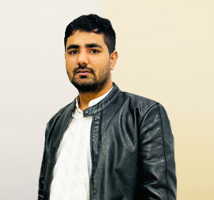 Monu ( GRAPHIC DESIGNER )